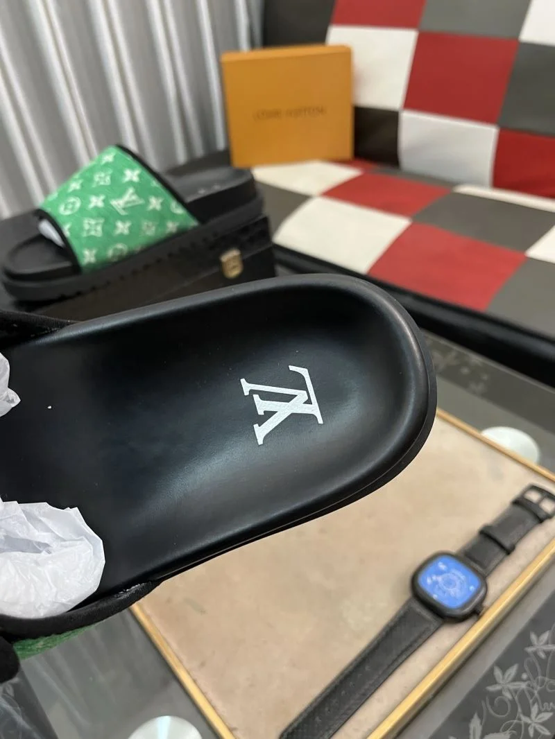 Lightweight Louis Vuitton Slippers 32609