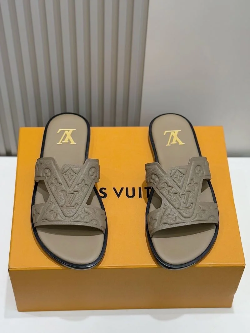 Chic Louis Vuitton Slippers 32606