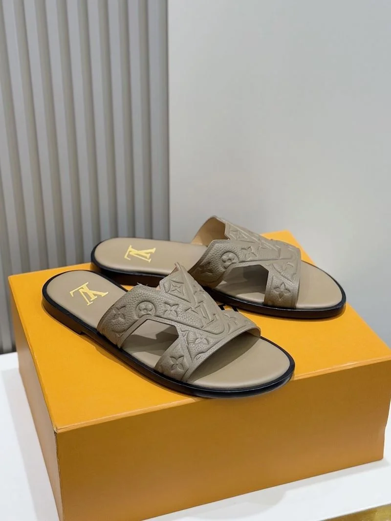 Chic Louis Vuitton Slippers 32606