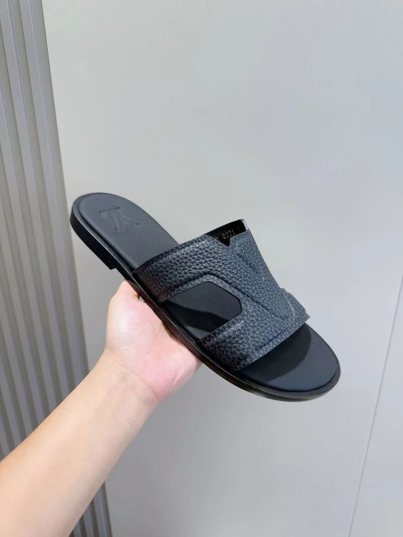 Casual Louis Vuitton Slippers 32597