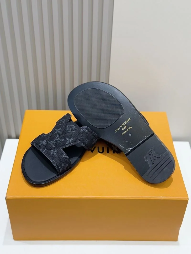 Louis Vuitton Slippers Elegant 32610