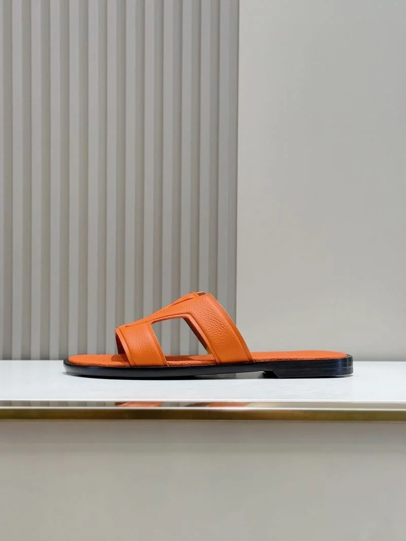 ModernLook Louis Vuitton Slippers 32599