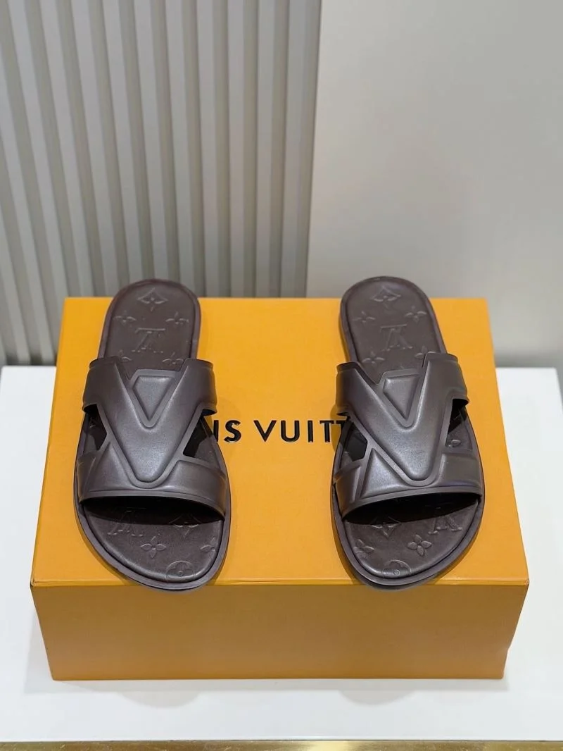 Elegant Louis Vuitton Slippers 32603
