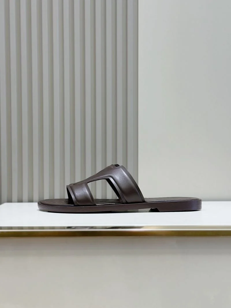 Elegant Louis Vuitton Slippers 32603