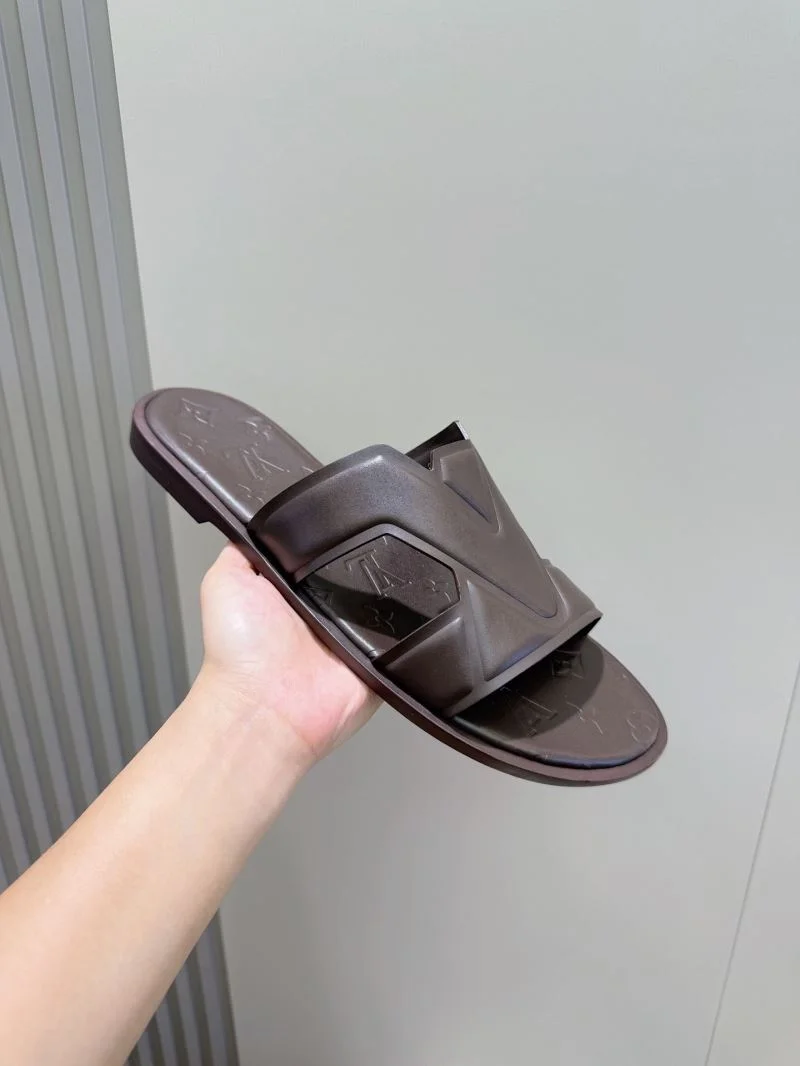 Elegant Louis Vuitton Slippers 32603