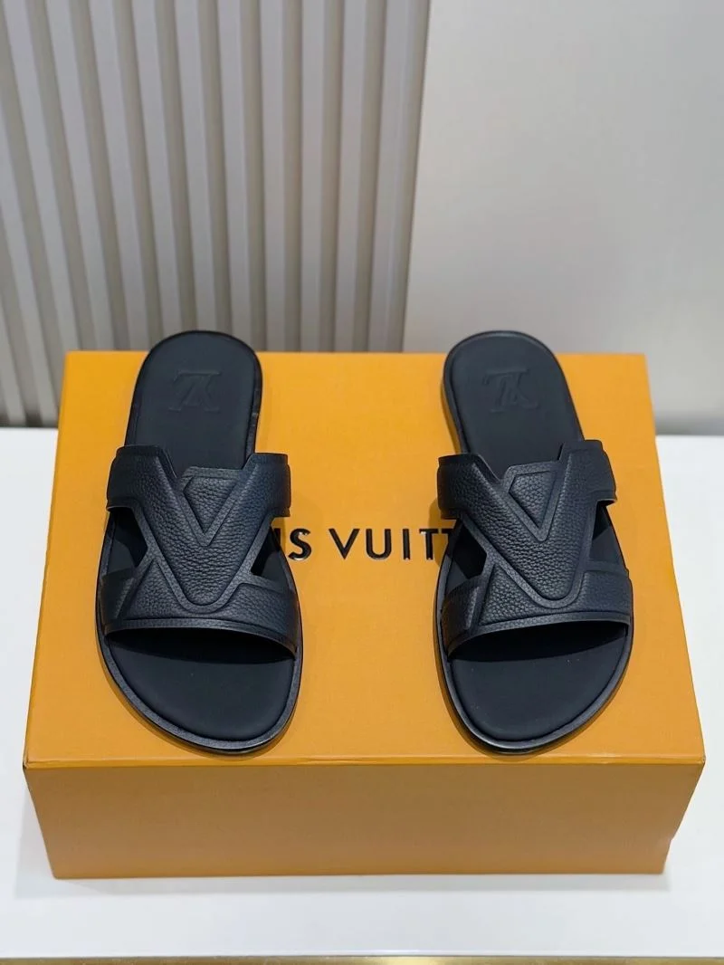 Timeless Louis Vuitton Slippers 32594