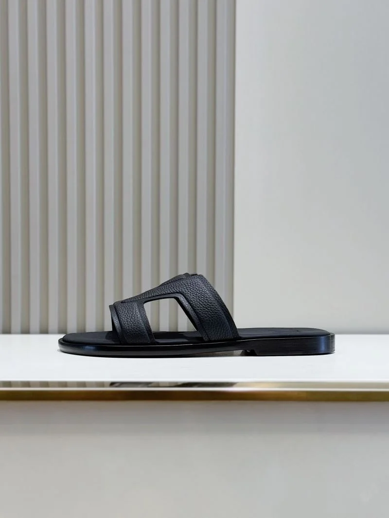 Timeless Louis Vuitton Slippers 32594