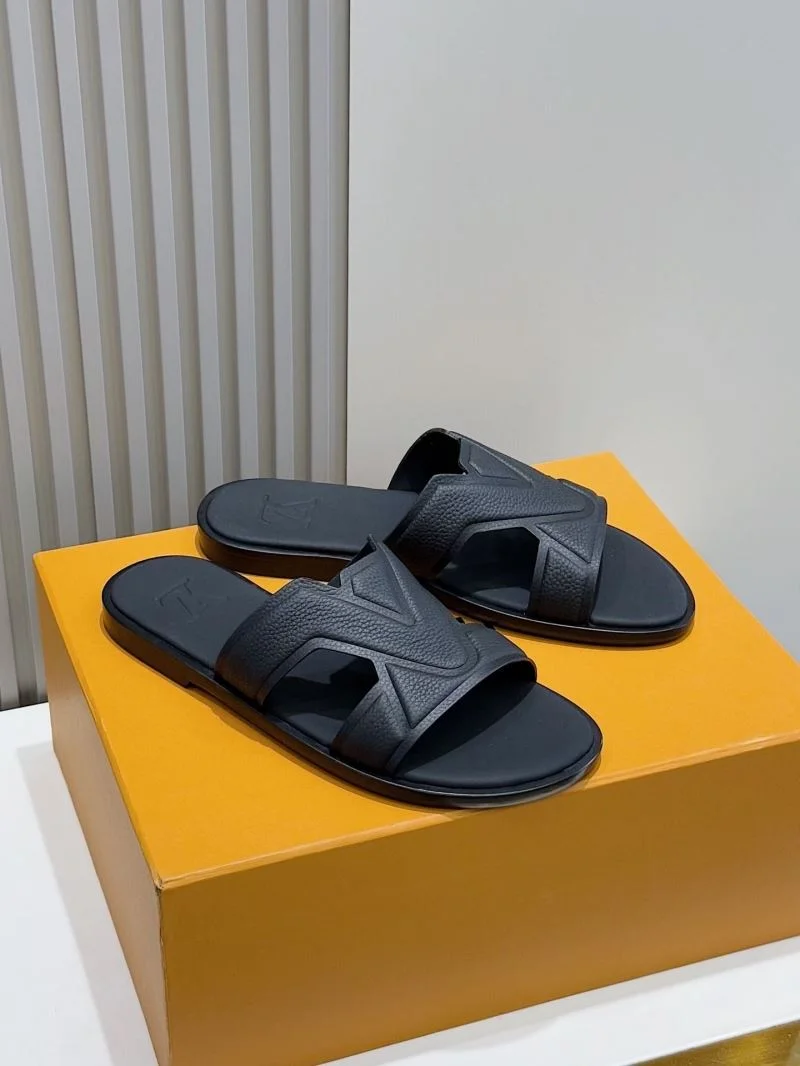 Timeless Louis Vuitton Slippers 32594