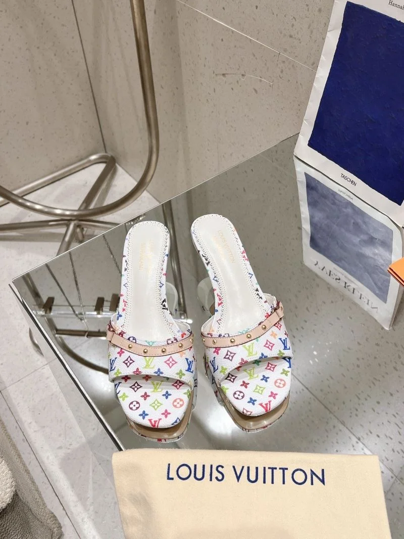 Casual Louis Vuitton Slippers 33296