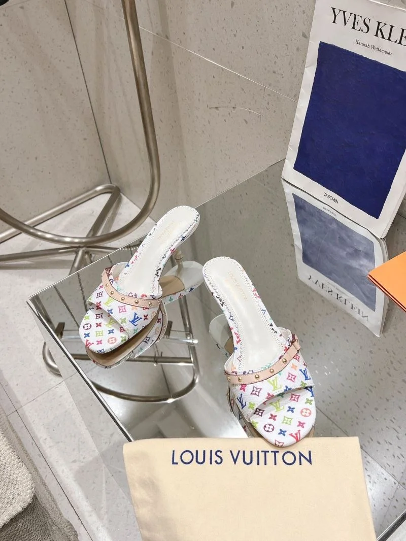 Casual Louis Vuitton Slippers 33296