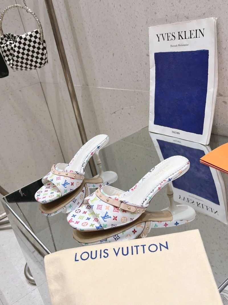 Casual Louis Vuitton Slippers 33296
