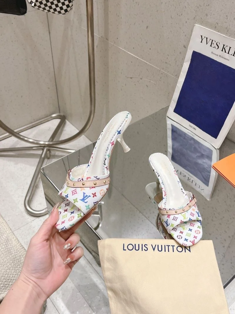 Casual Louis Vuitton Slippers 33296