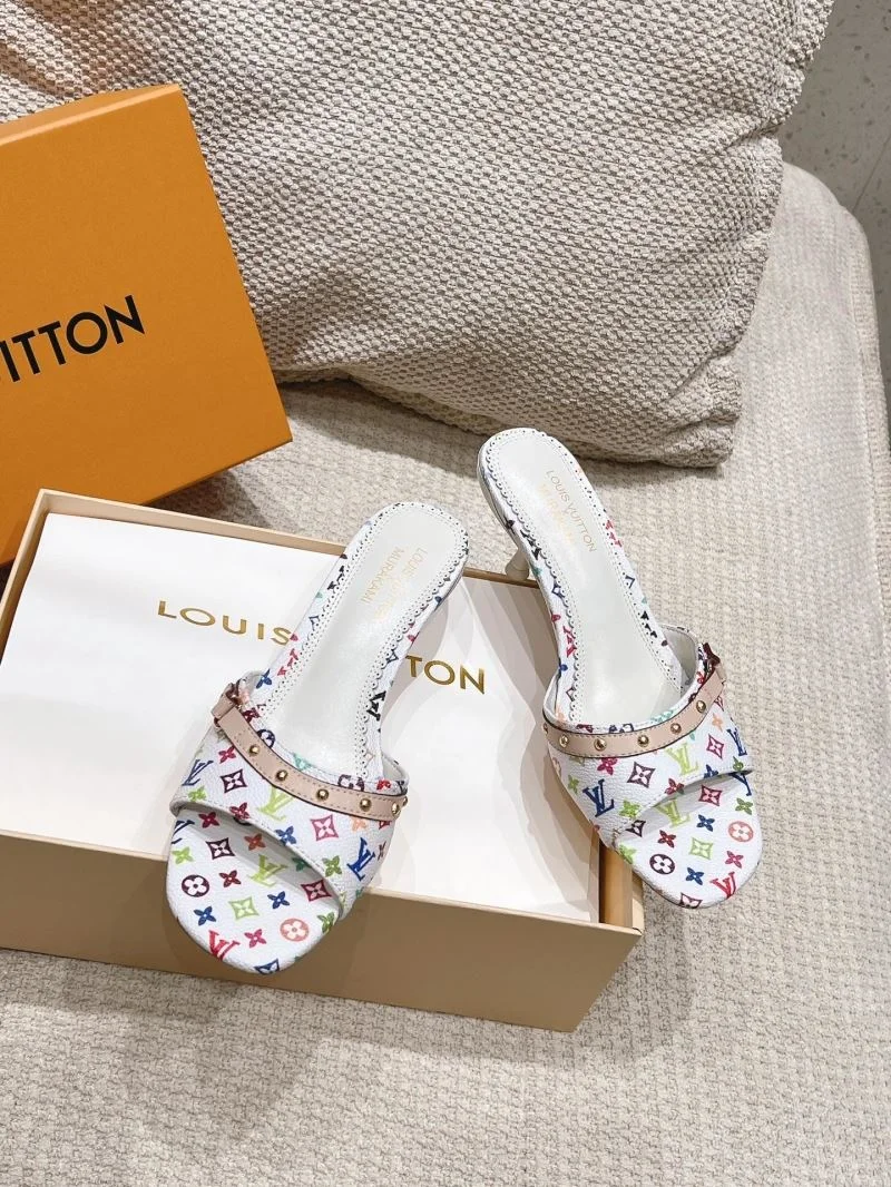 Casual Louis Vuitton Slippers 33296