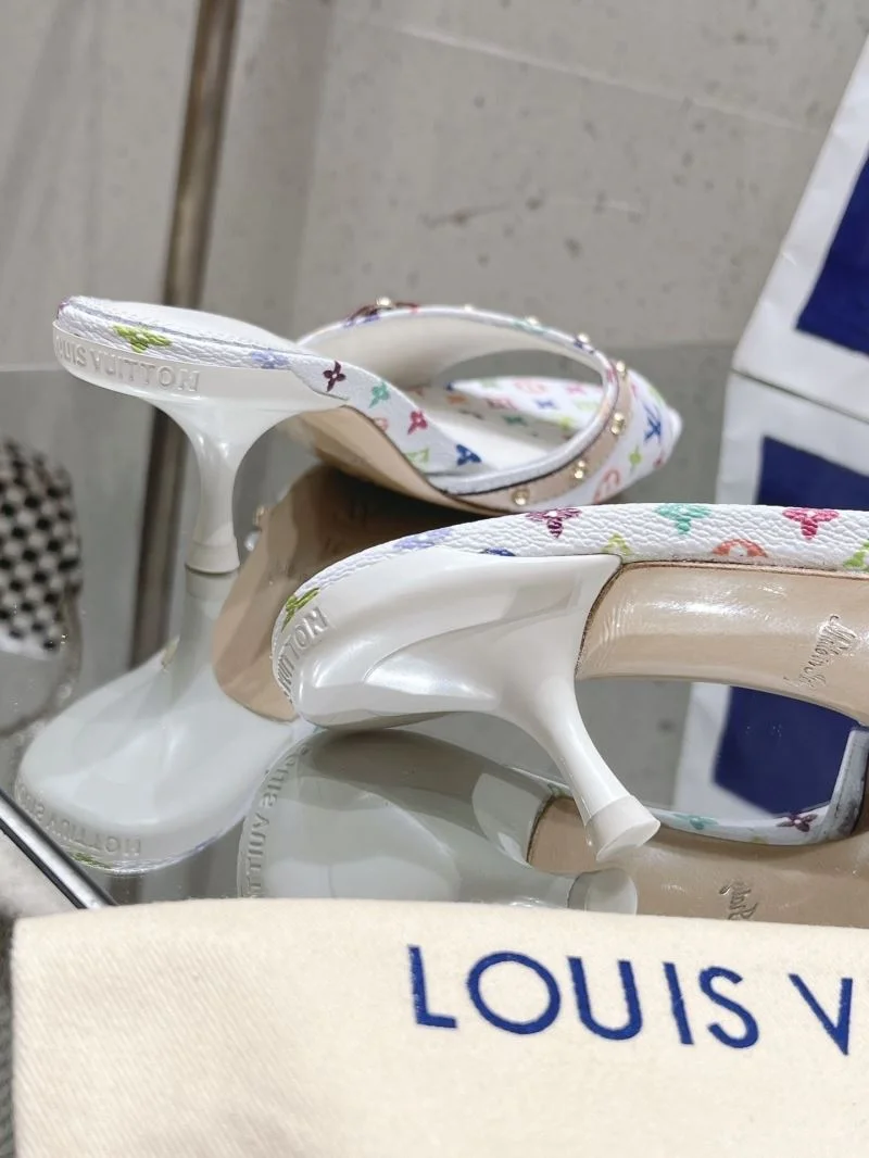 Casual Louis Vuitton Slippers 33296