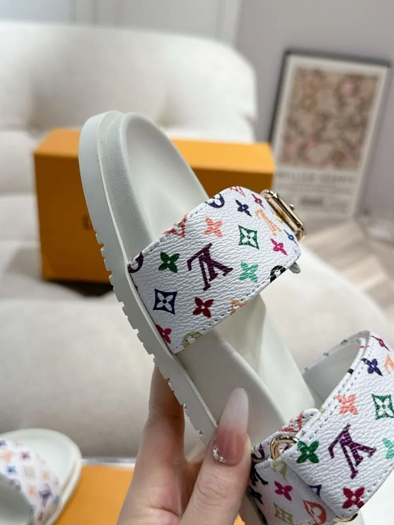 Contemporary Louis Vuitton Slippers 33298