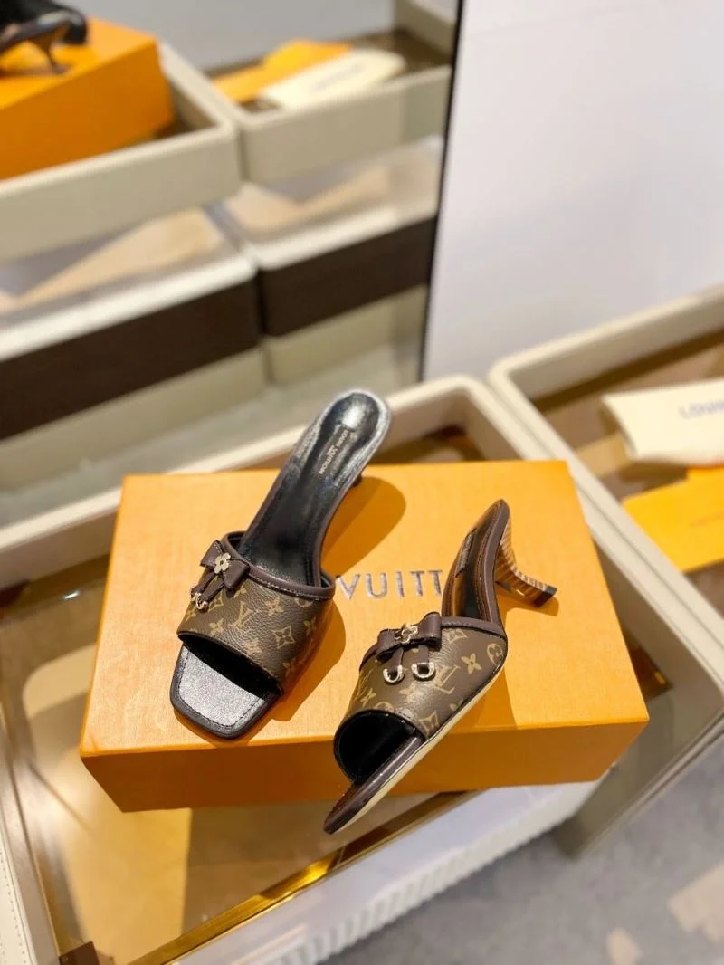 Breathable Louis Vuitton Slippers 33279