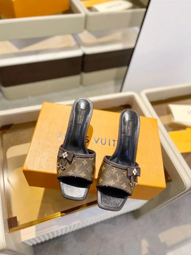 Breathable Louis Vuitton Slippers 33279