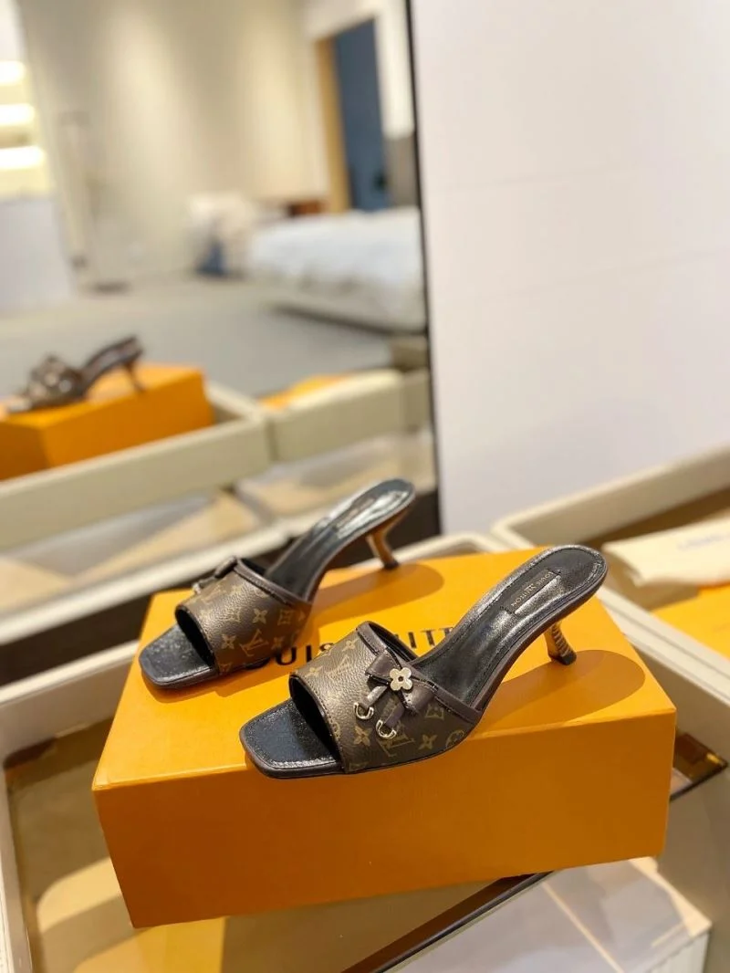 Breathable Louis Vuitton Slippers 33279
