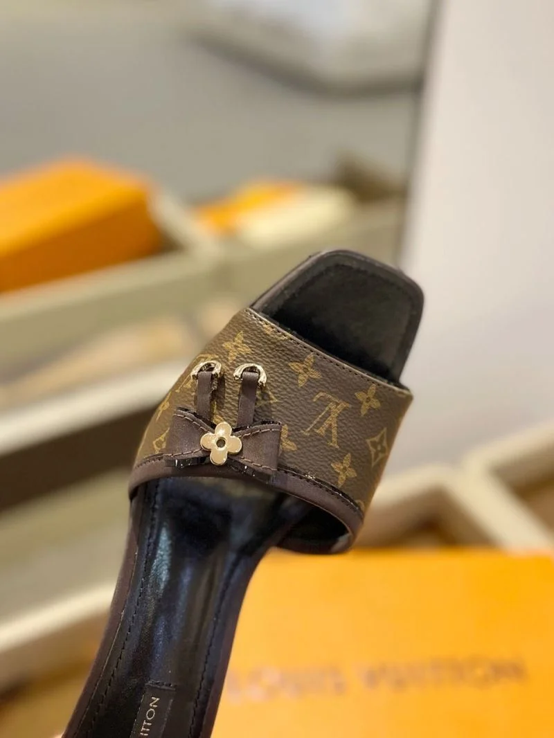 Breathable Louis Vuitton Slippers 33279