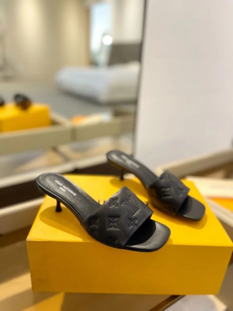 NewStyle Louis Vuitton Slippers 33274