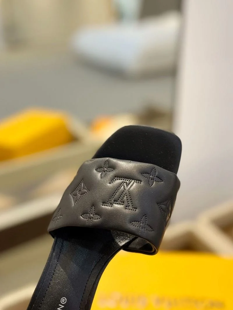 NewStyle Louis Vuitton Slippers 33274