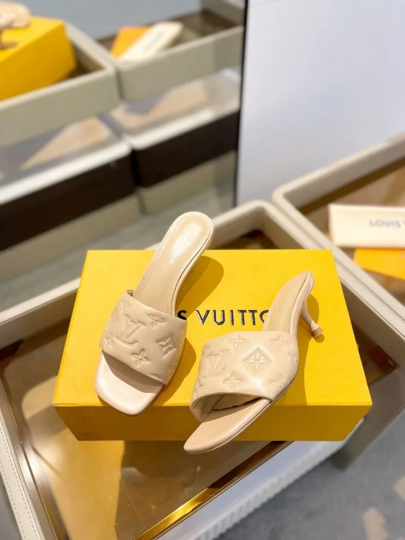 Lightweight Louis Vuitton Slippers 33275