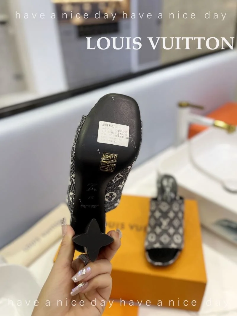 EasyMatch Louis Vuitton Slippers 33270