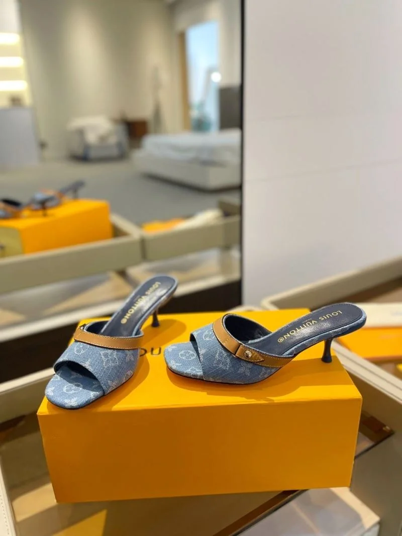 Cozy Louis Vuitton Slippers 33269