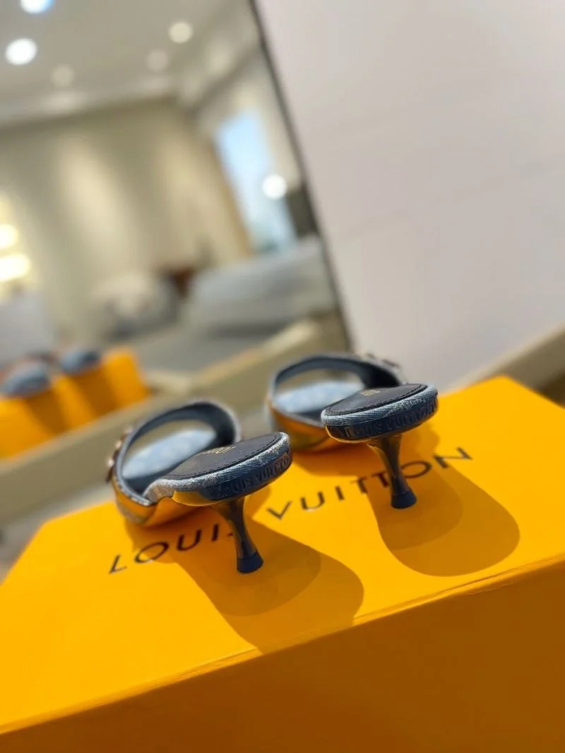 Cozy Louis Vuitton Slippers 33269