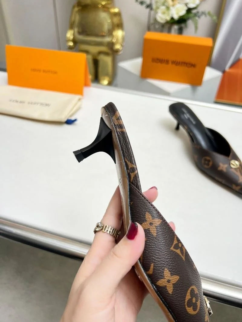 Louis Vuitton Slippers Sophisticated 33263