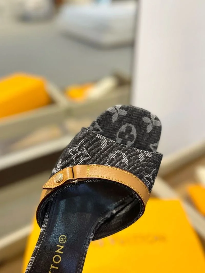 Louis Vuitton Slippers WeatherProof 33238