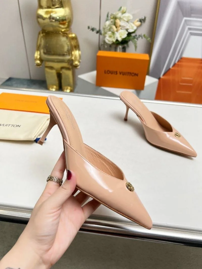 Minimalist Louis Vuitton Slippers 33268