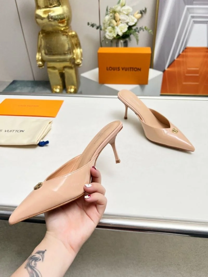Minimalist Louis Vuitton Slippers 33268