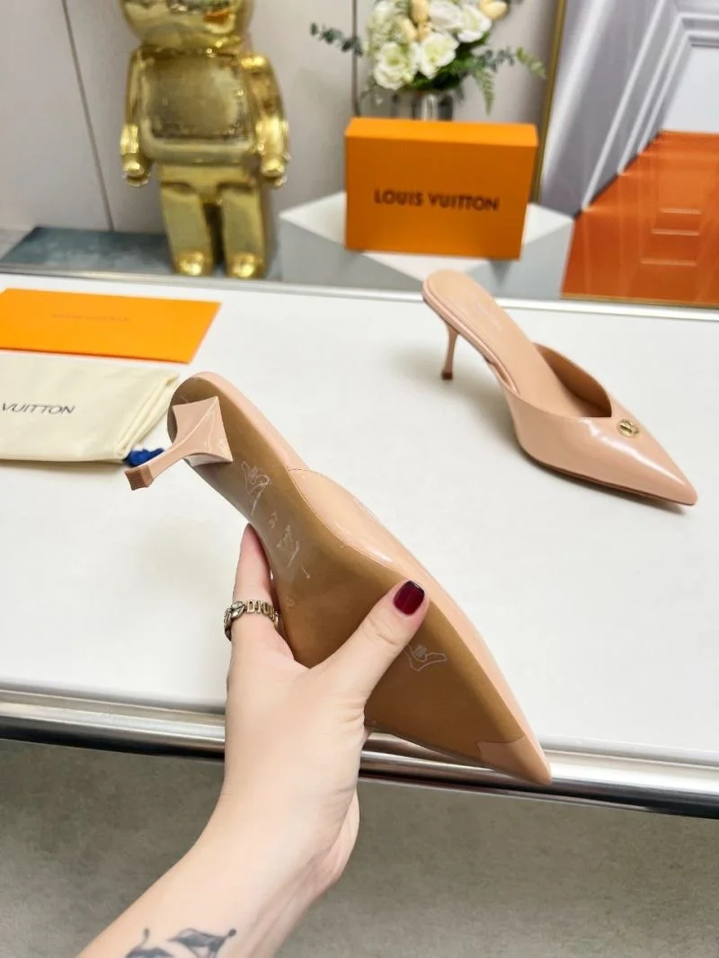 Minimalist Louis Vuitton Slippers 33268