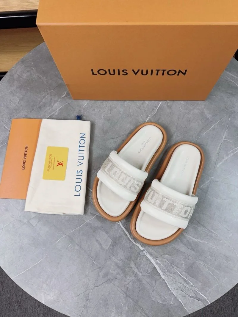 Neat Louis Vuitton Slippers 31148