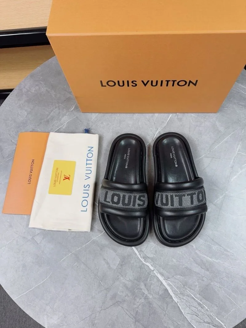 Refined Louis Vuitton Slippers 31147
