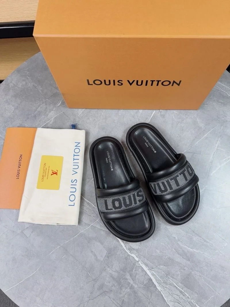 Refined Louis Vuitton Slippers 31147