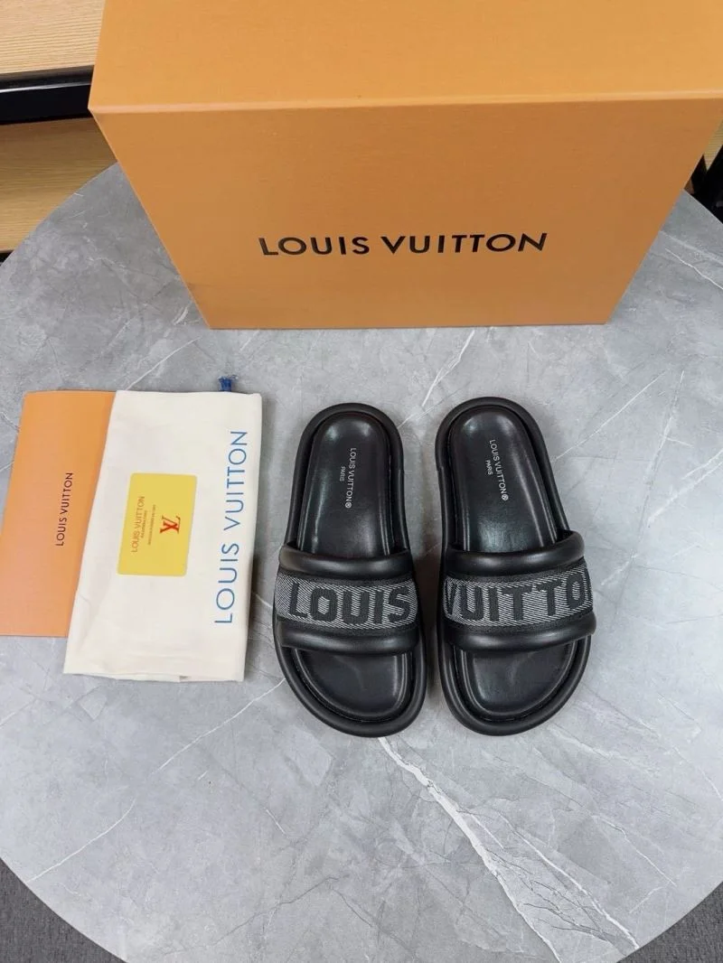 Refined Louis Vuitton Slippers 31147