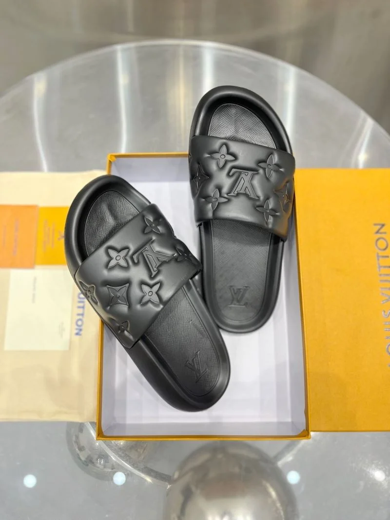 AllSeason Louis Vuitton Slippers 31136
