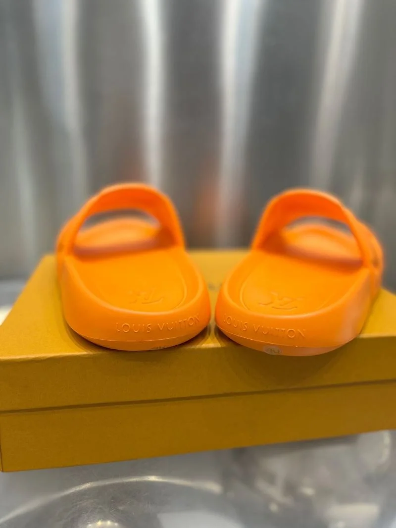 Thermal Louis Vuitton Slippers 31118