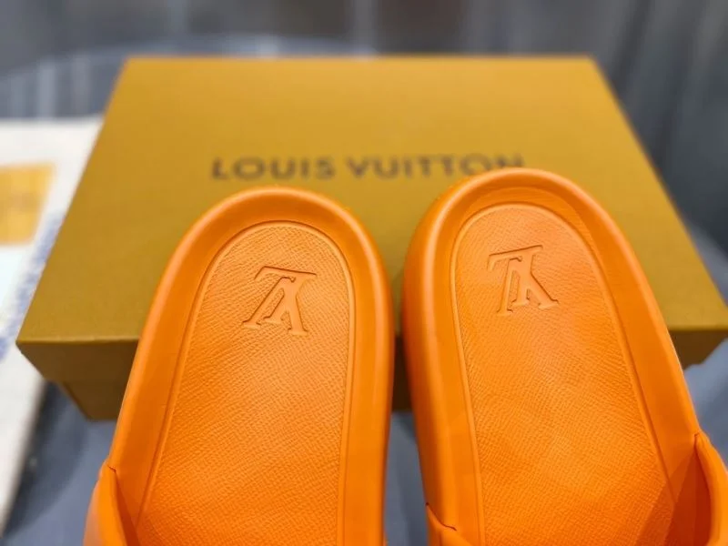 Thermal Louis Vuitton Slippers 31118