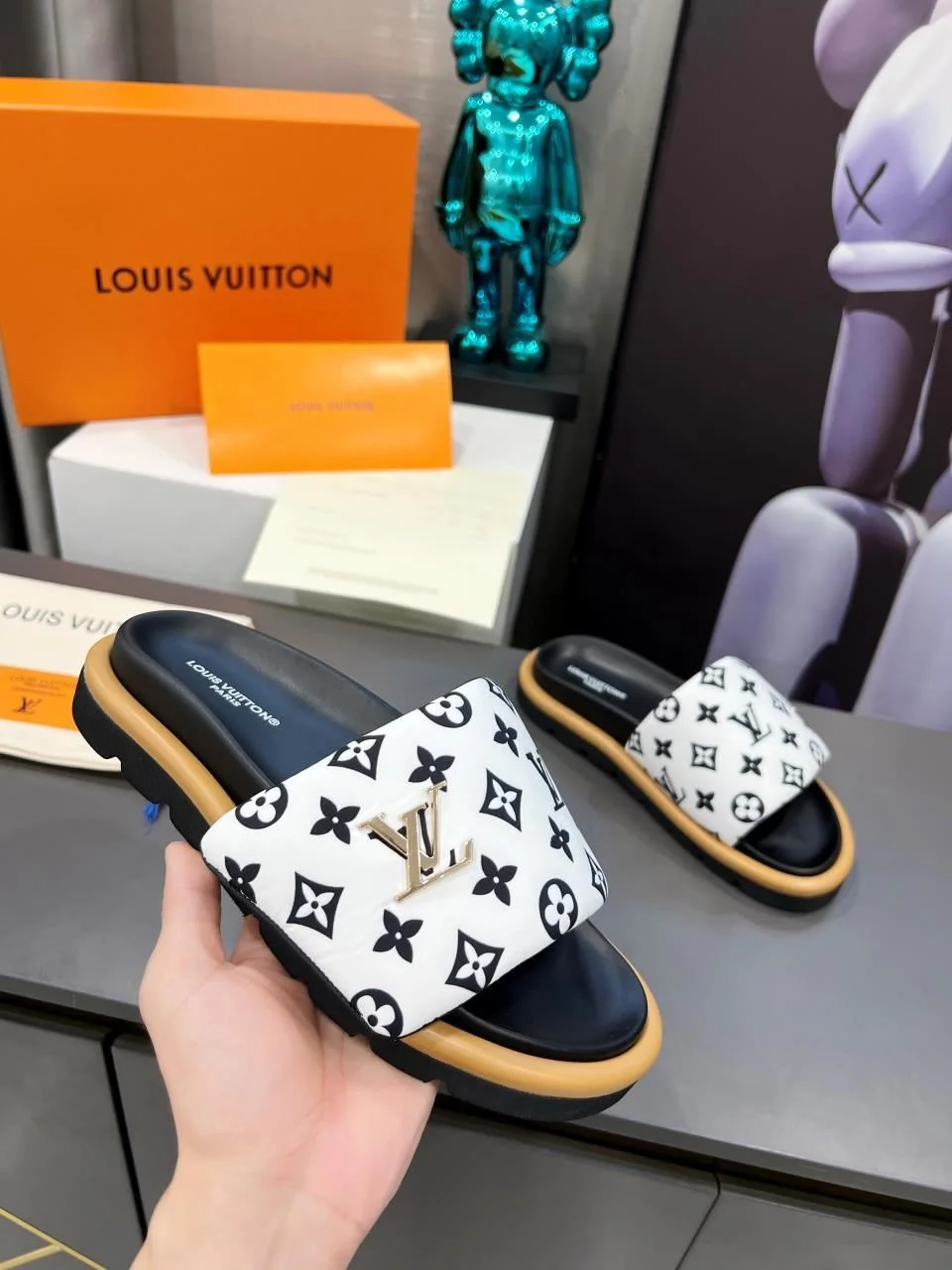Louis Vuitton Slippers Compact 31142