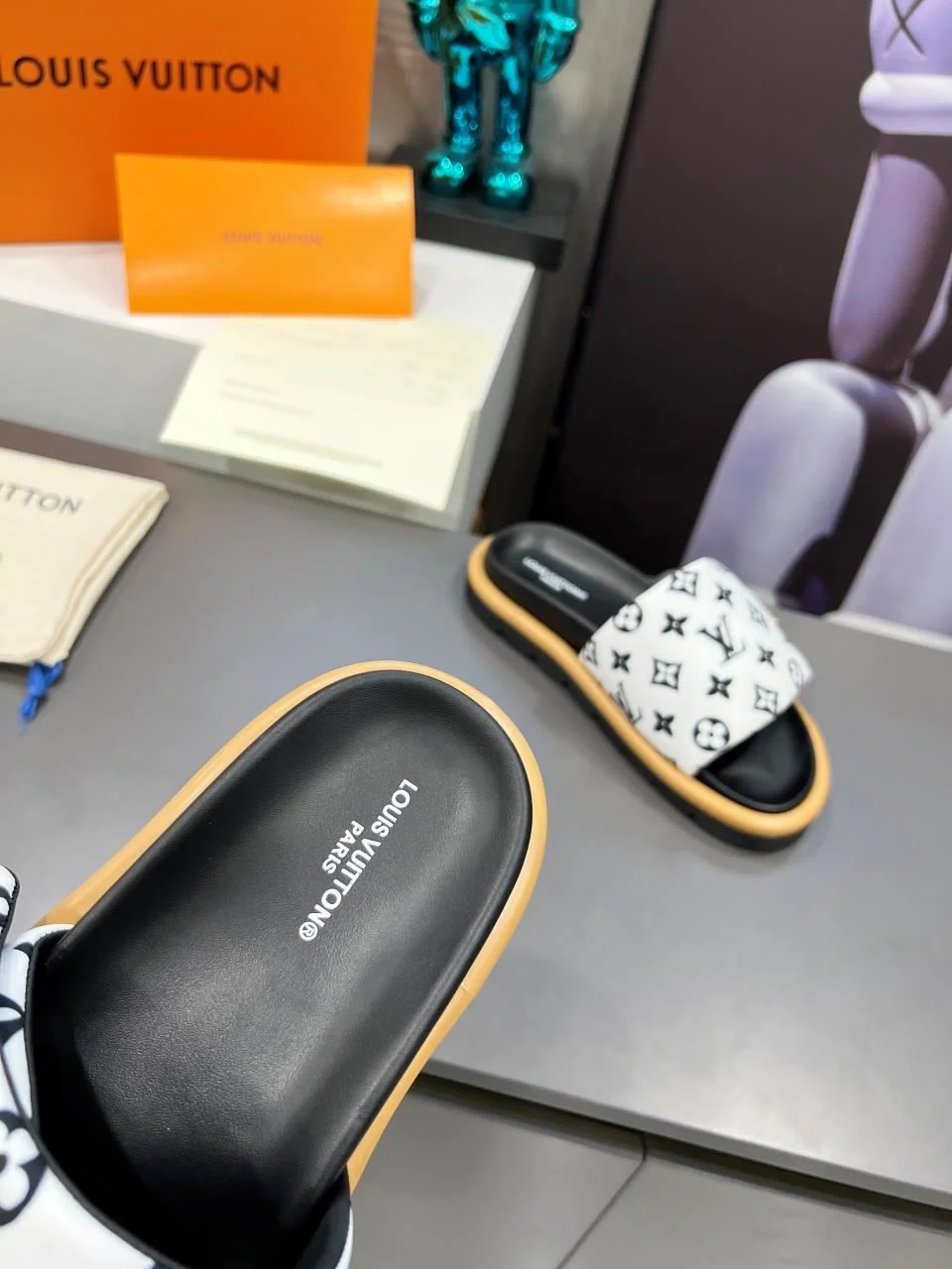 Louis Vuitton Slippers Compact 31142