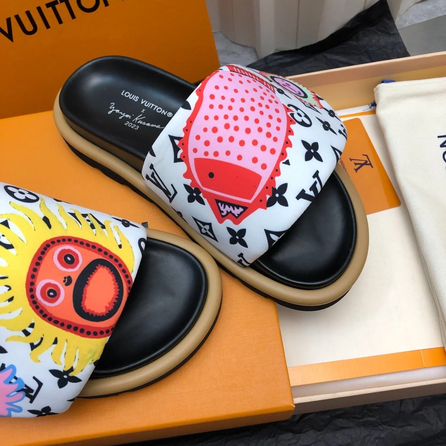 WellDesigned Louis Vuitton Slippers 31132