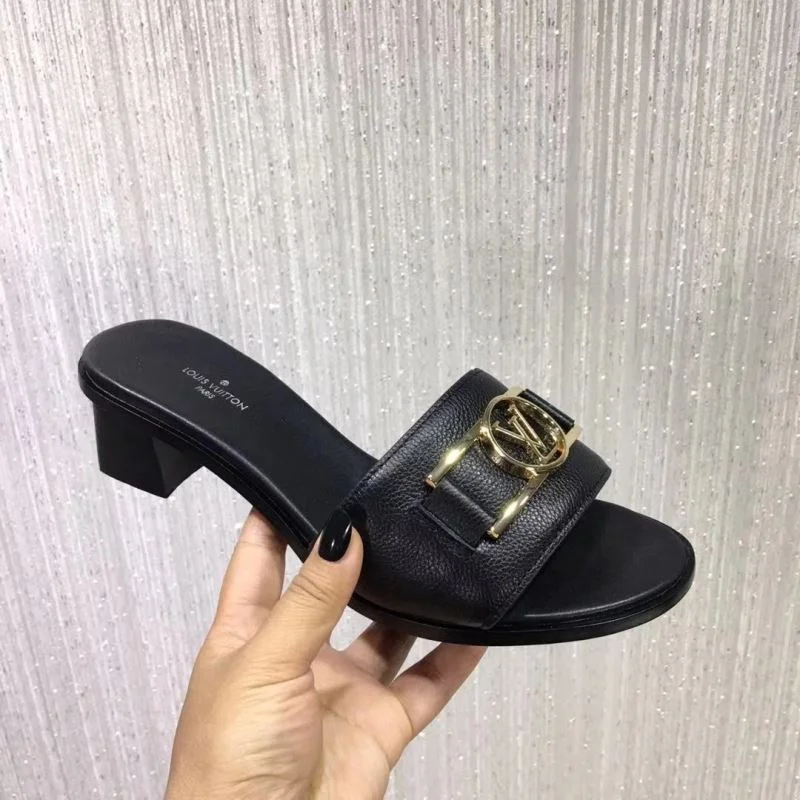 Elegant Louis Vuitton Slippers 31114