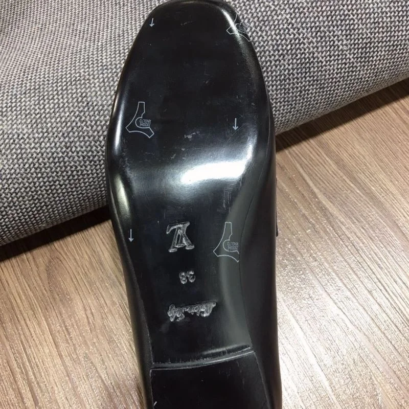 NewStyle Louis Vuitton Slippers 31106
