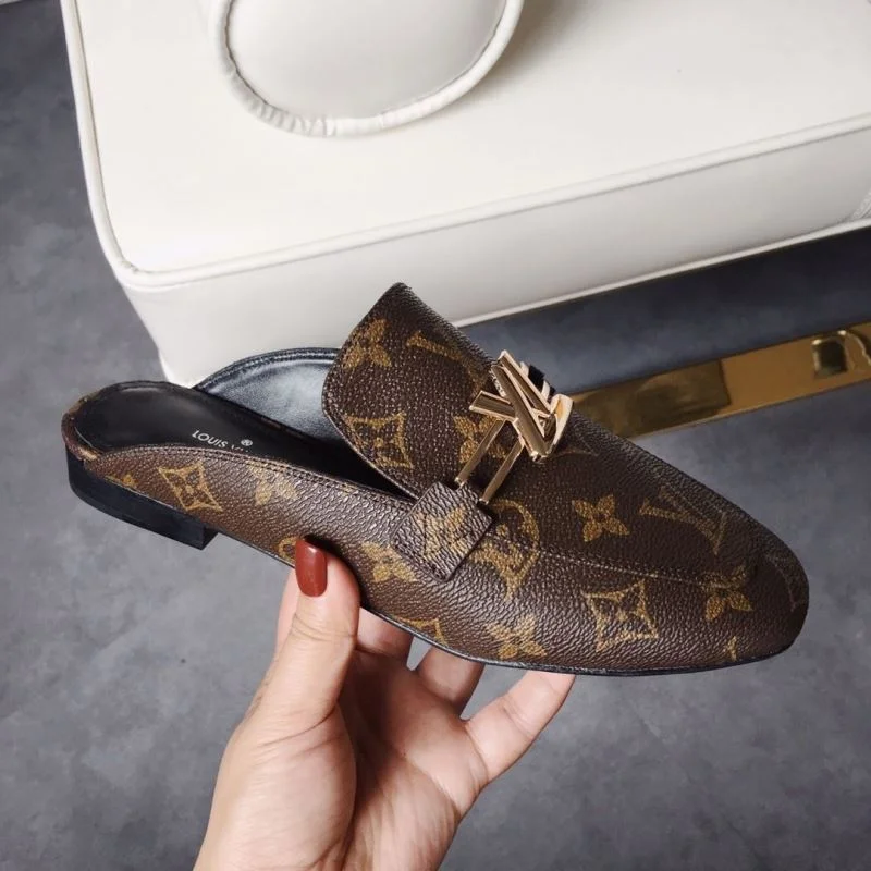 EyeCatching Louis Vuitton Slippers 31100
