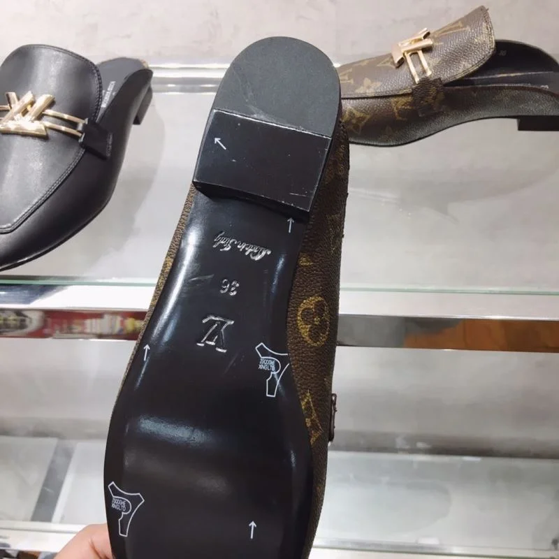 EyeCatching Louis Vuitton Slippers 31100