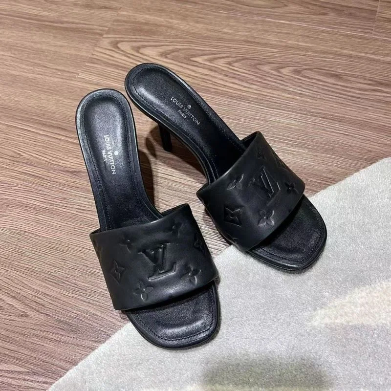 EyeCatching Louis Vuitton Slippers 31095