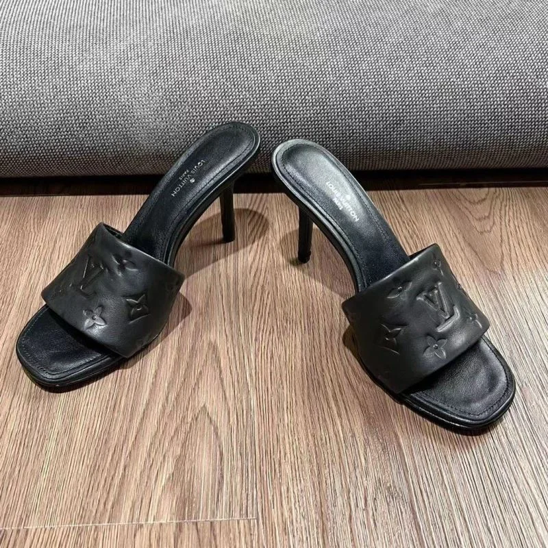 EyeCatching Louis Vuitton Slippers 31095